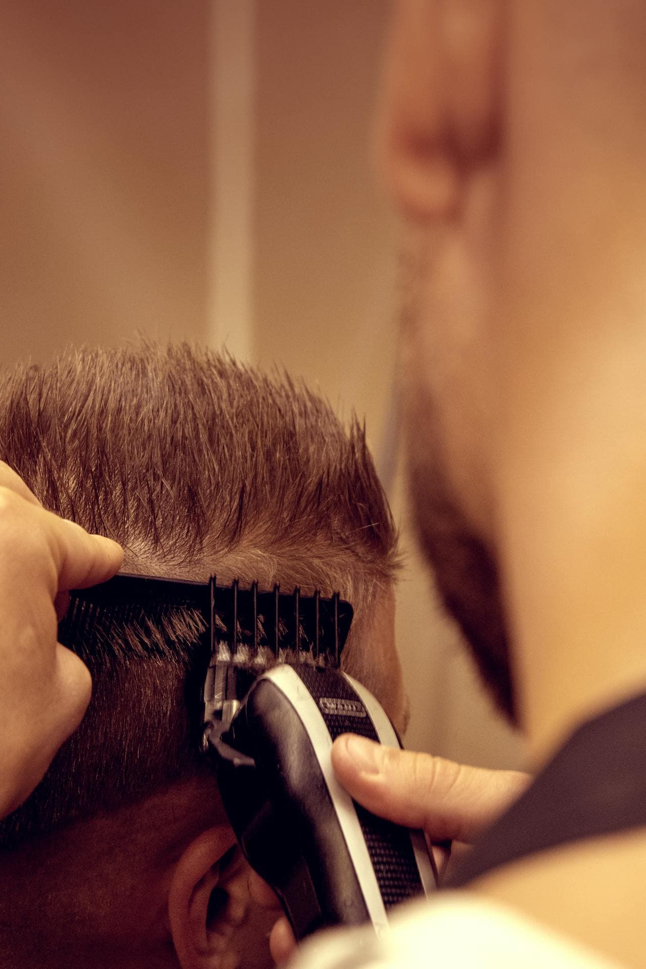 Close clipper pass through the sides of the haircut.